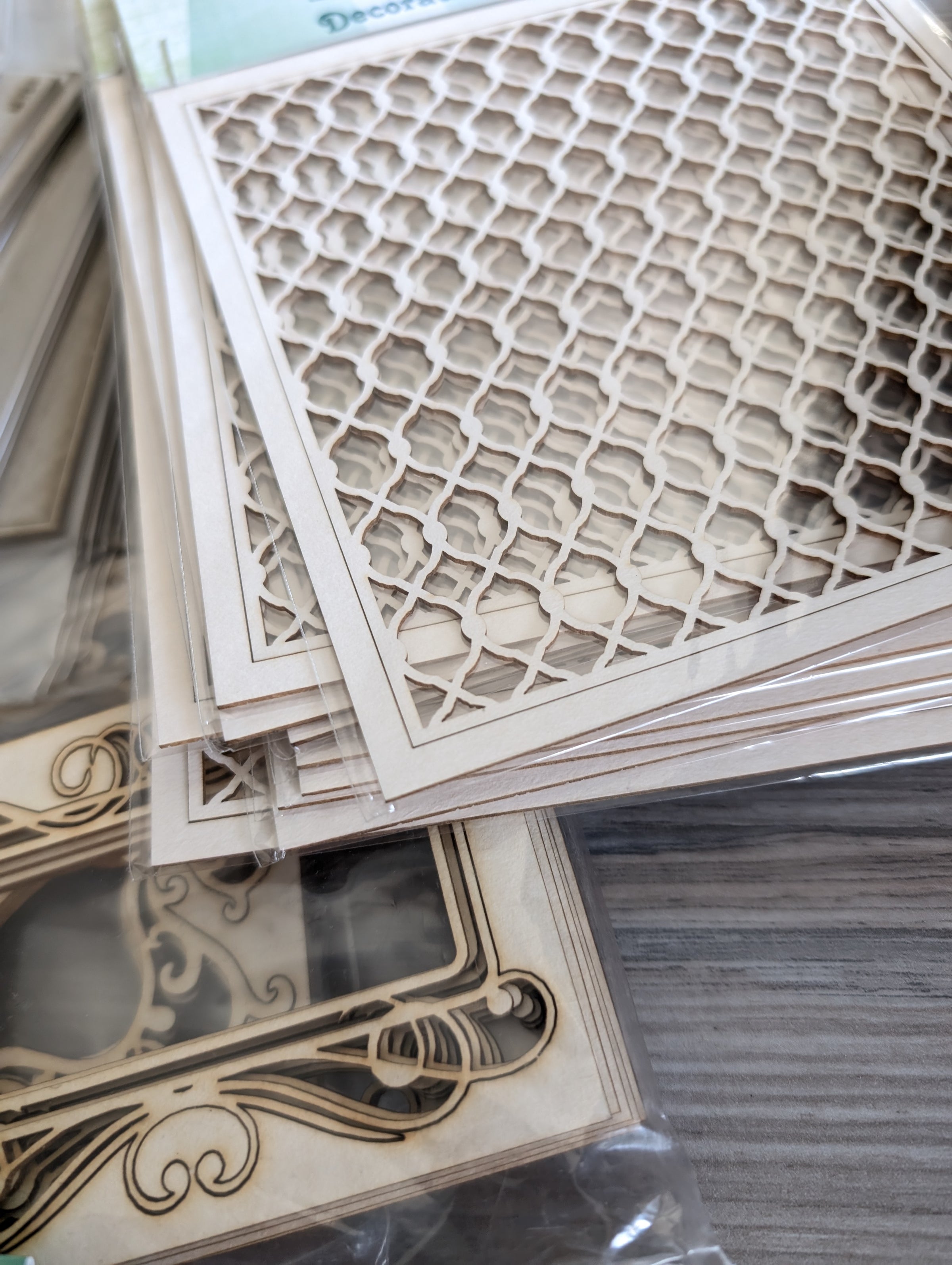 Huge 2kg selection of chipboards for workshops or store