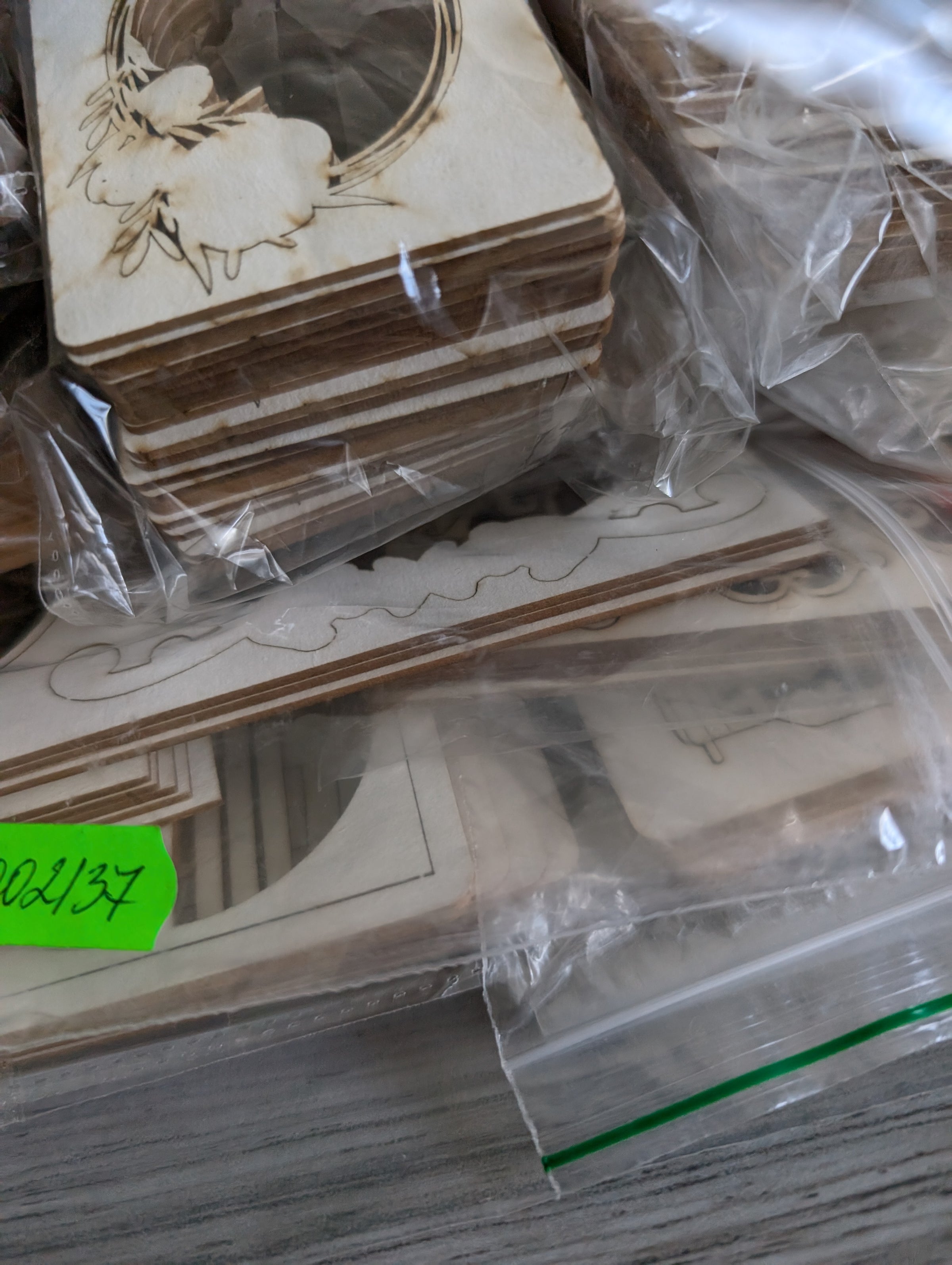 Huge 2kg selection of chipboards for workshops or store